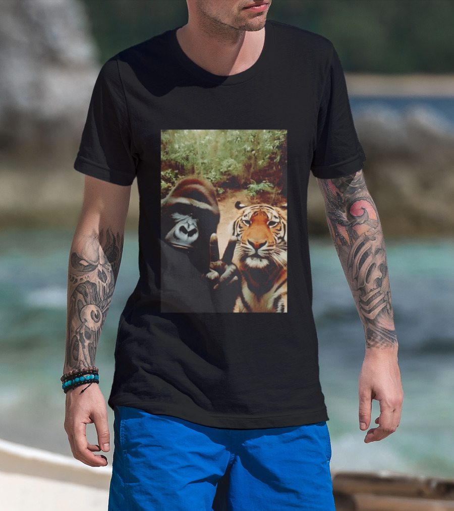 Gorilla And Tiger Peace Selfie Hi T-Shirt