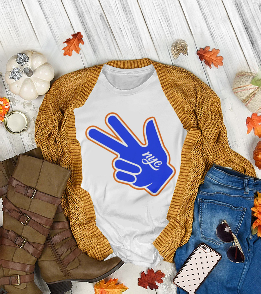 New York Knicks NYC Basketball Peace Sign Three Pointer T-Shirt