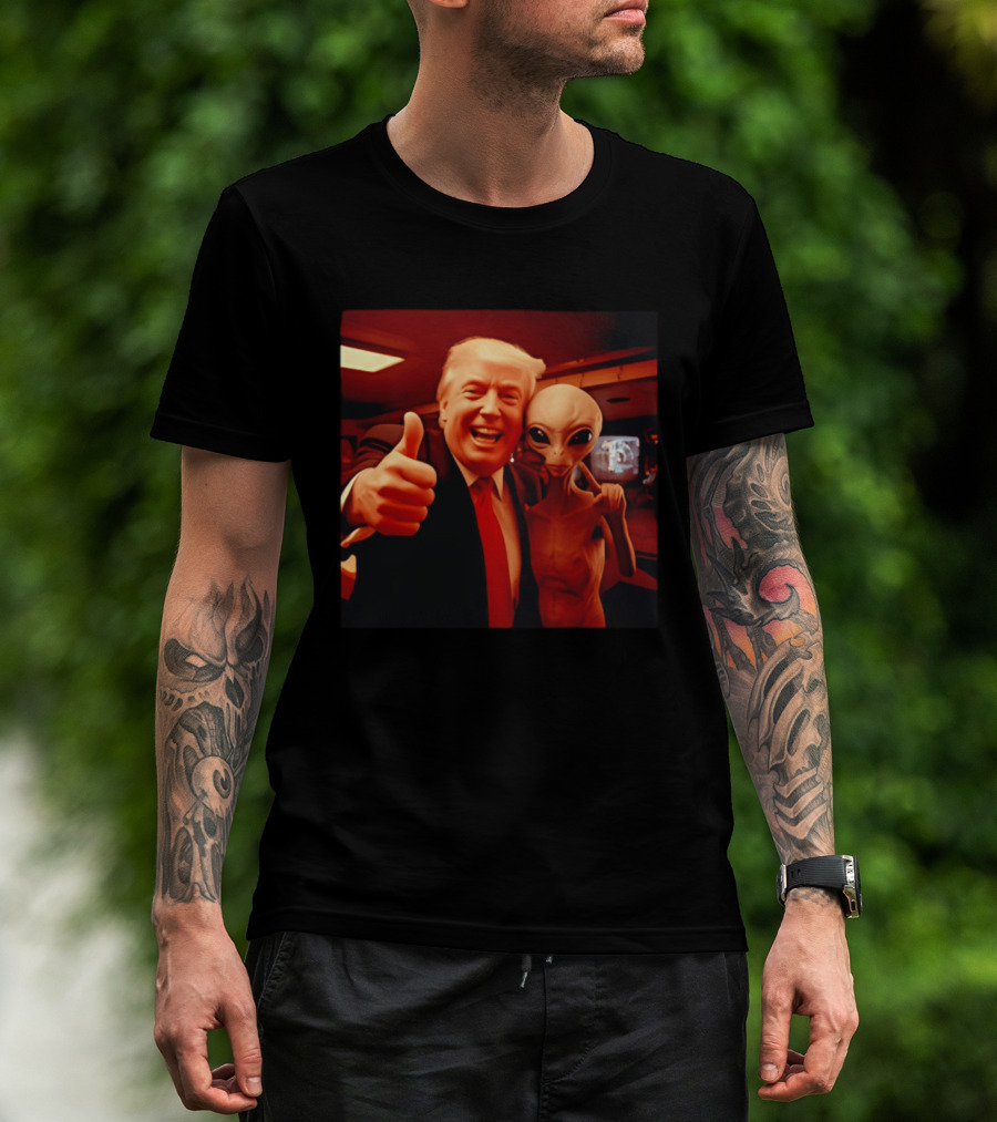 Trump Alien Selfie Ultimate UFO Disclosure Image T-Shirt