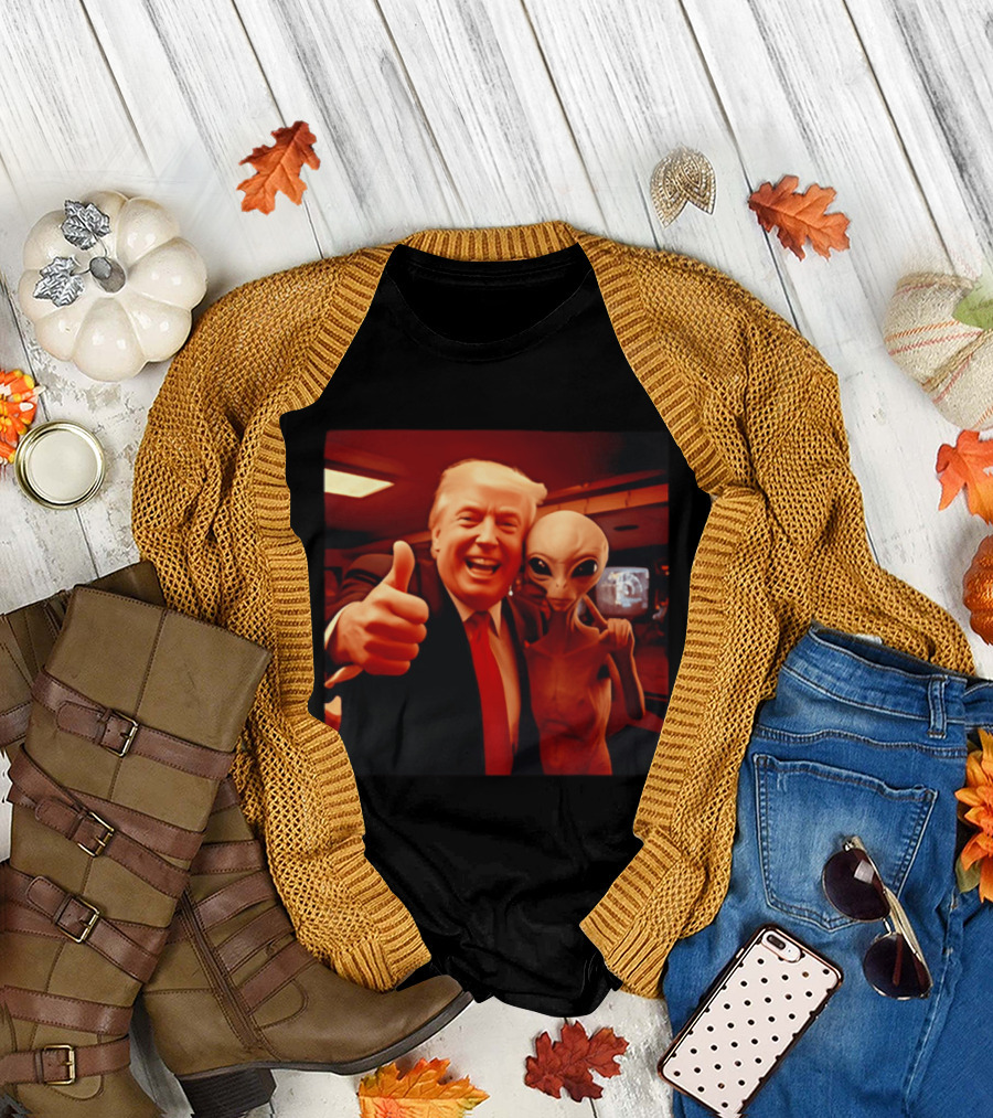 Trump Alien Selfie Ultimate UFO Disclosure Image T-Shirt