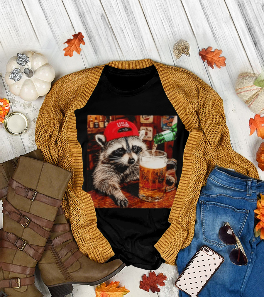 Patriotic Raccoon USA Hat Drinking Beer in Bar Scene T-Shirt