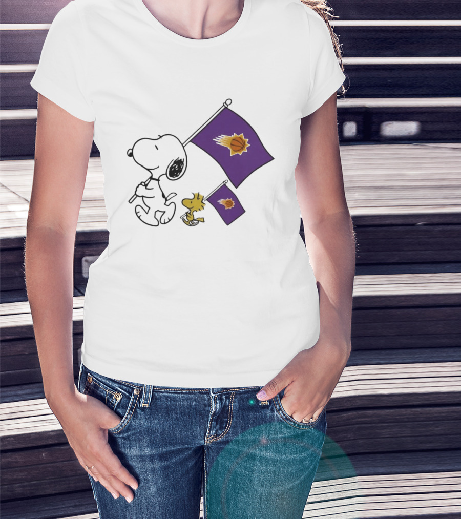 Phoenix Suns Snoopy Woodstock Holding Basketball Flag T-Shirt