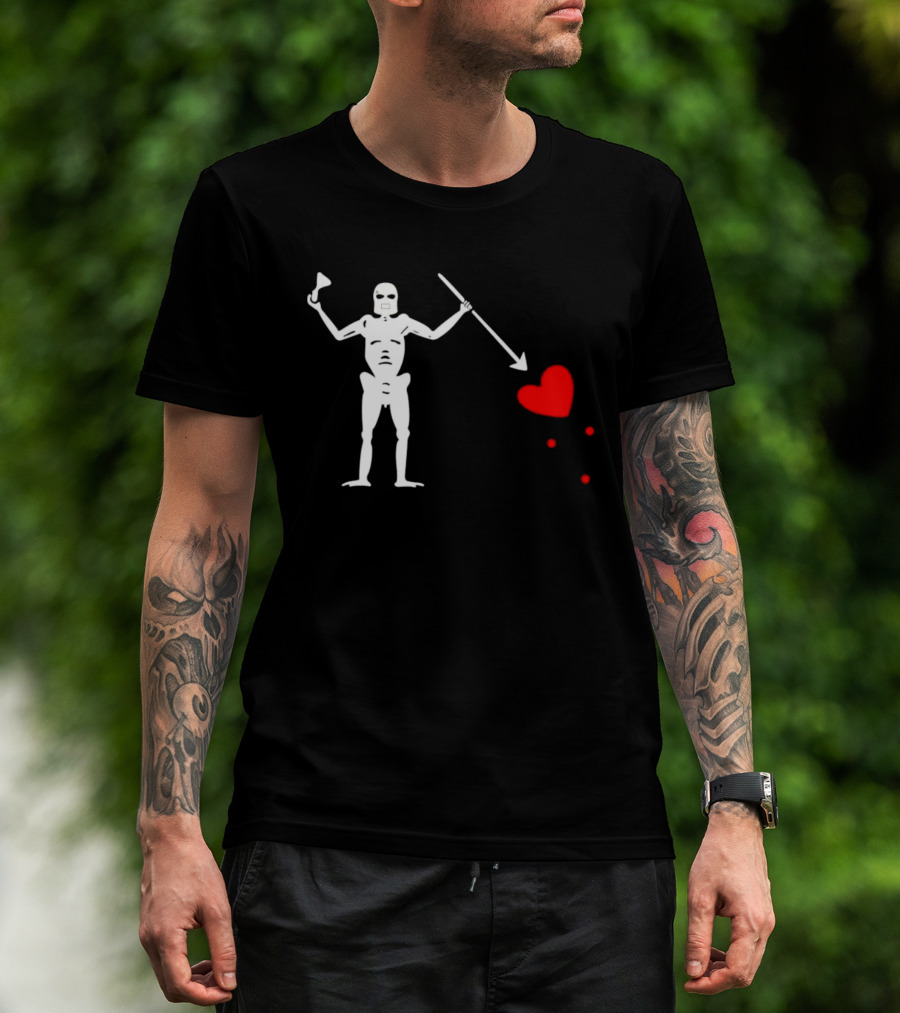 Skeleton With Spear And Heart Symbol Edward Blackbeard Teach T-Shirt