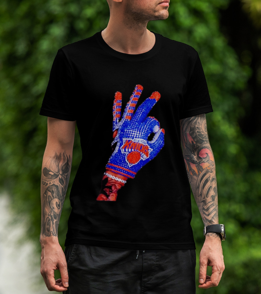 New York Knicks NBA Frenchoo Basketball Fan Glove T-Shirt