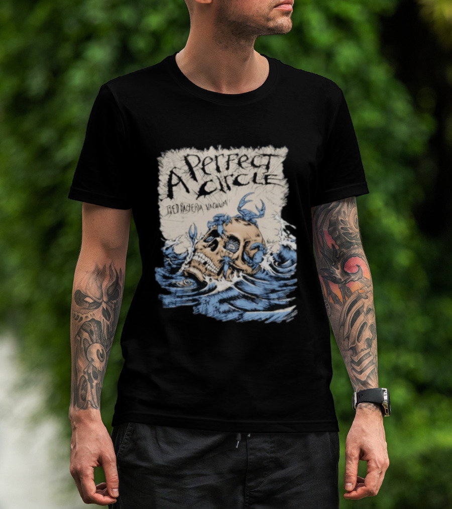 A Perfect Circle Skull Red Bacteria Vacuum Oceanic T-Shirt