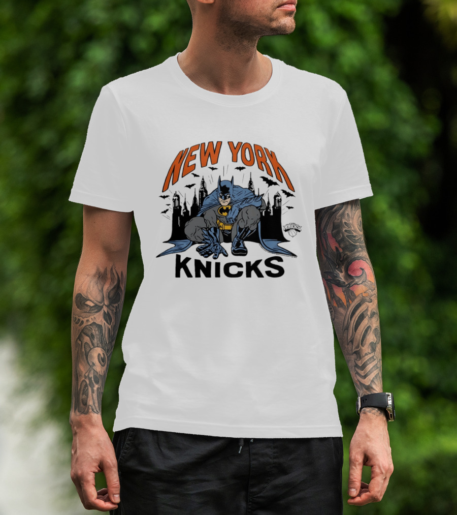 New York Knicks Batman Gotham City Skyline T-Shirt