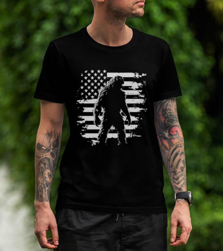 Bigfoot Sasquatch American Flag Independence Day Stars And Stripes T-Shirt