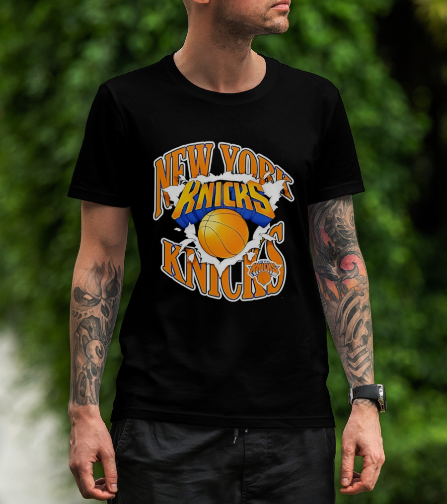 New York Knicks Bursting Basketball Knicks T-Shirt