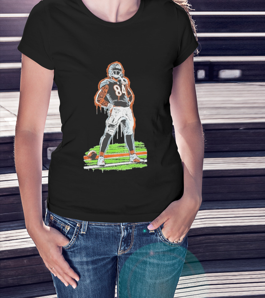 Chicago Bears Number 84 NFL Player Artwork Football Team Fan T-Shirt