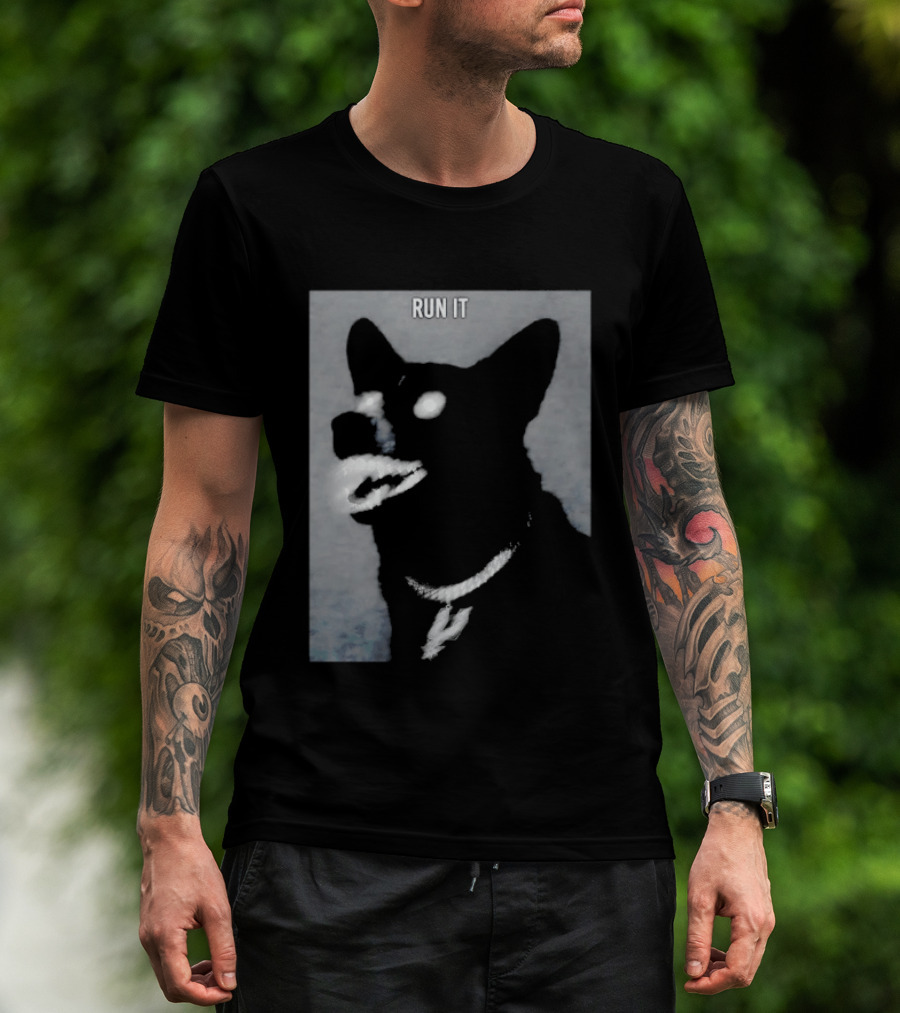 Run It Black Dog Diamond Grill Spurs Pendant T-Shirt