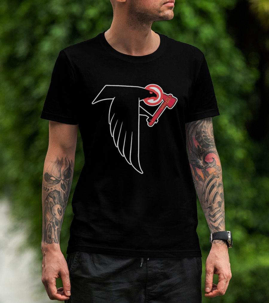 Atlanta Falcons Bird Holding Tomahawk Axe T-Shirt