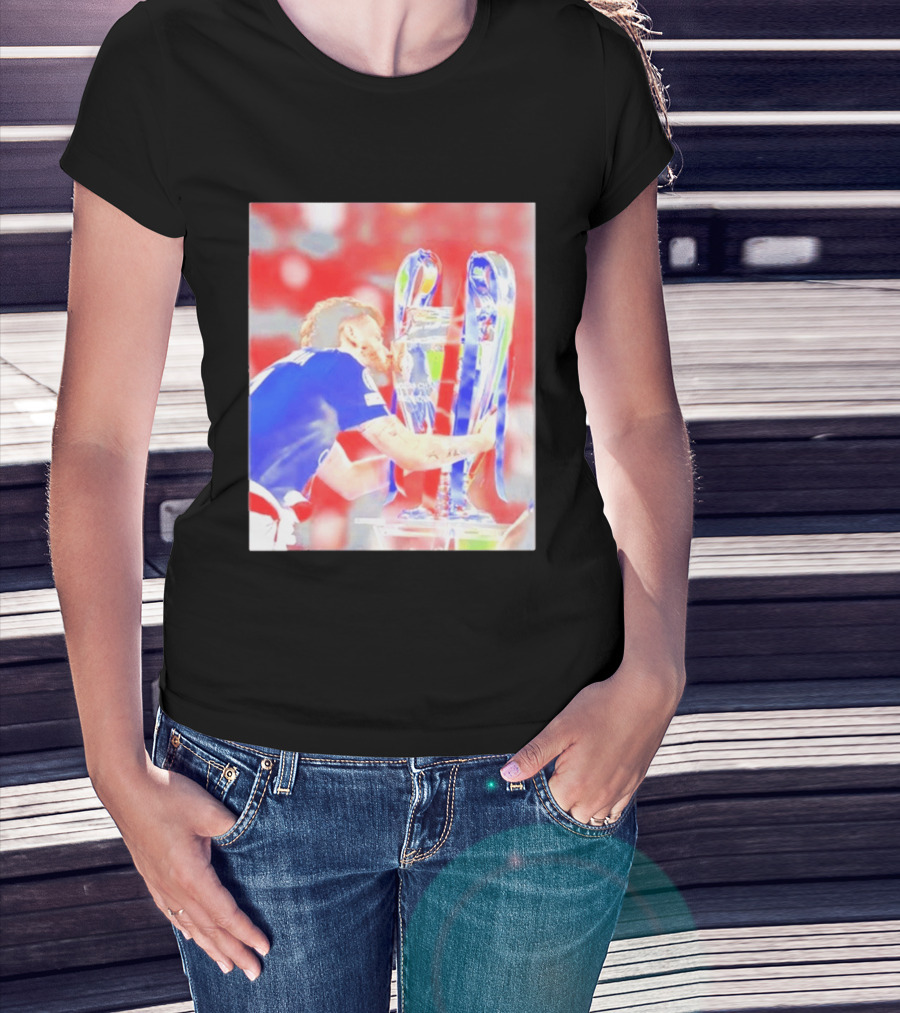 Khvicha Kvaratskhelia PSG UEFA Champions League Trophy Celebration T-Shirt