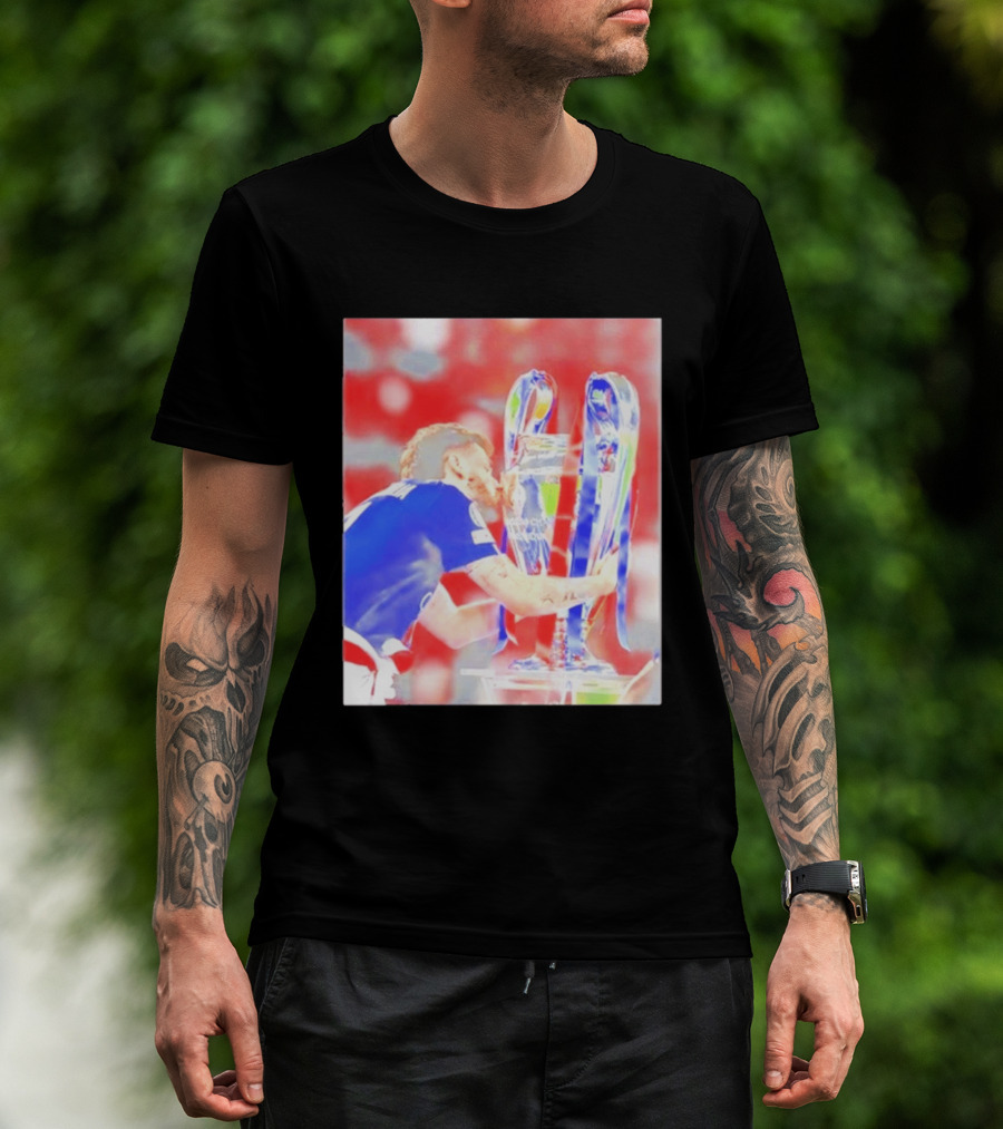 Khvicha Kvaratskhelia PSG UEFA Champions League Trophy Celebration T-Shirt