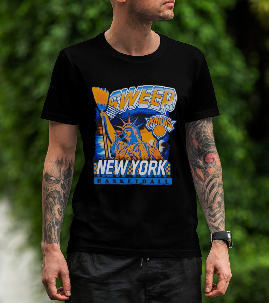 Sweep New York Knicks Basketball Statue Of Liberty T-Shirt