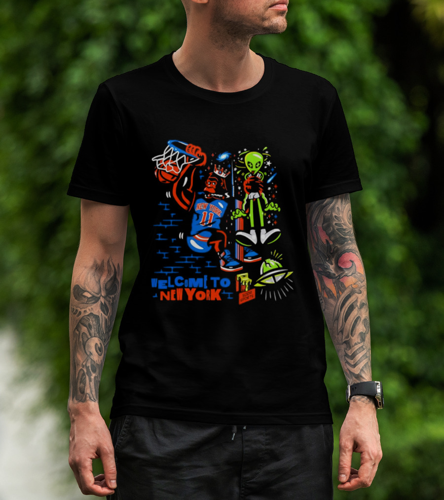 New York Knicks Gorilla Dunking With Alien Welcome To New York T-Shirt