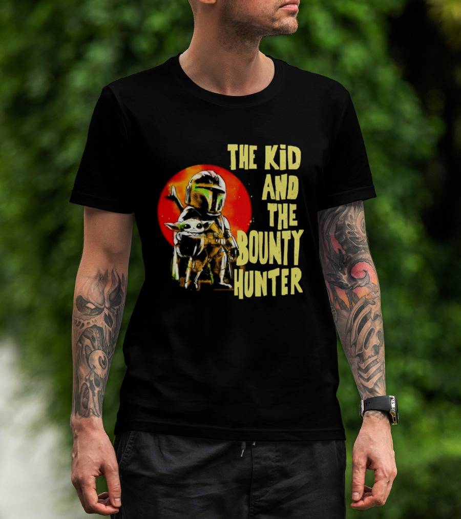 The Kid And The Bounty Hunter Grogu Din Djarin Star Wars Mandalorian Red Circle T-Shirt