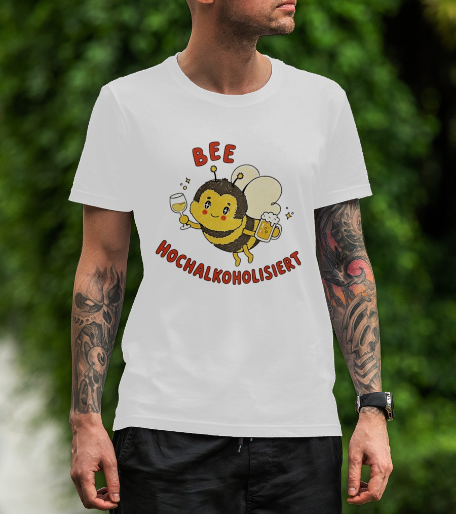Bee Hochalkoholisiert Funny Drunk Bee Holding Beer Wine T-Shirt