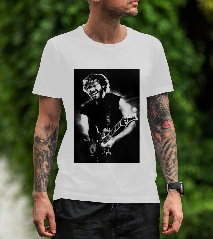 Phish Trey Anastasio Iconic Live Performance Guitarist Black And White Image T-Shirt