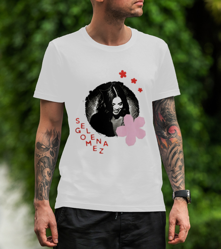 Selena Gomez Smile With Pink Paper Flower And Red T-Shirt