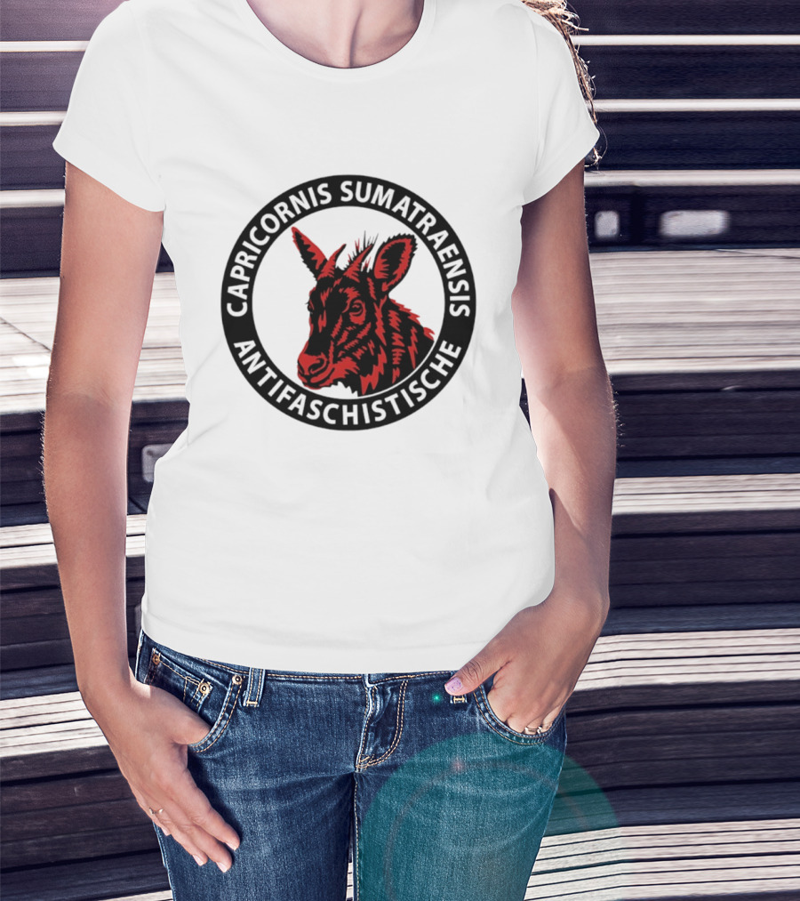 Capricornis Sumatraensis Antifaschistische Red Goat T-Shirt