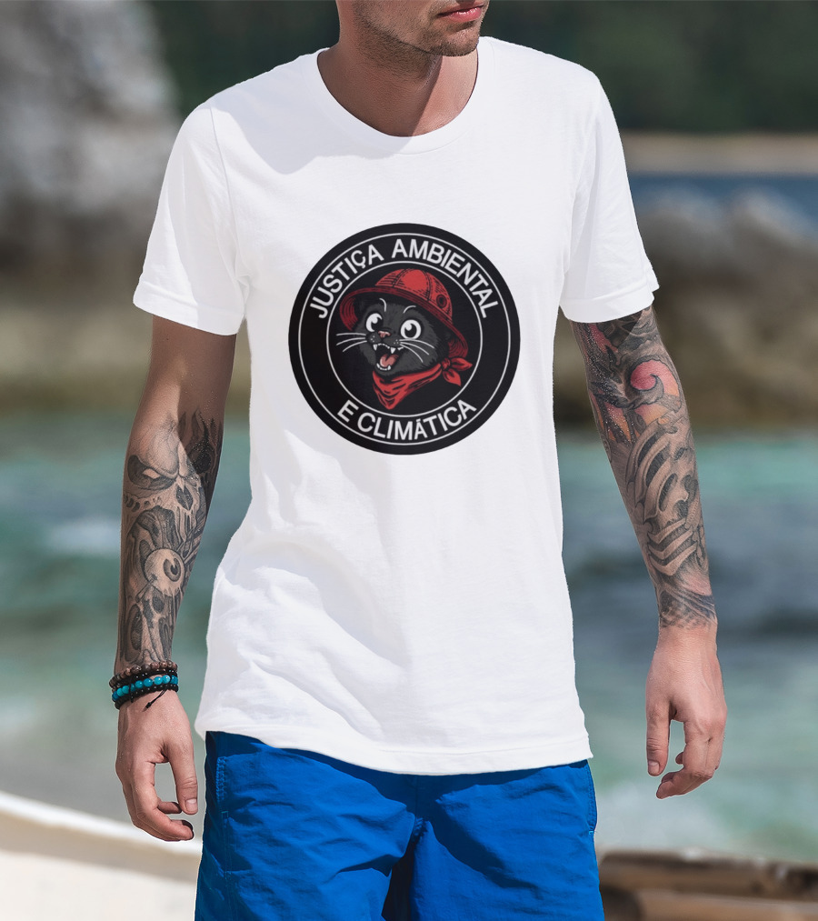 Justiça Ambiental E Climática Black Cat In Red Helmet And Bandana T-Shirt