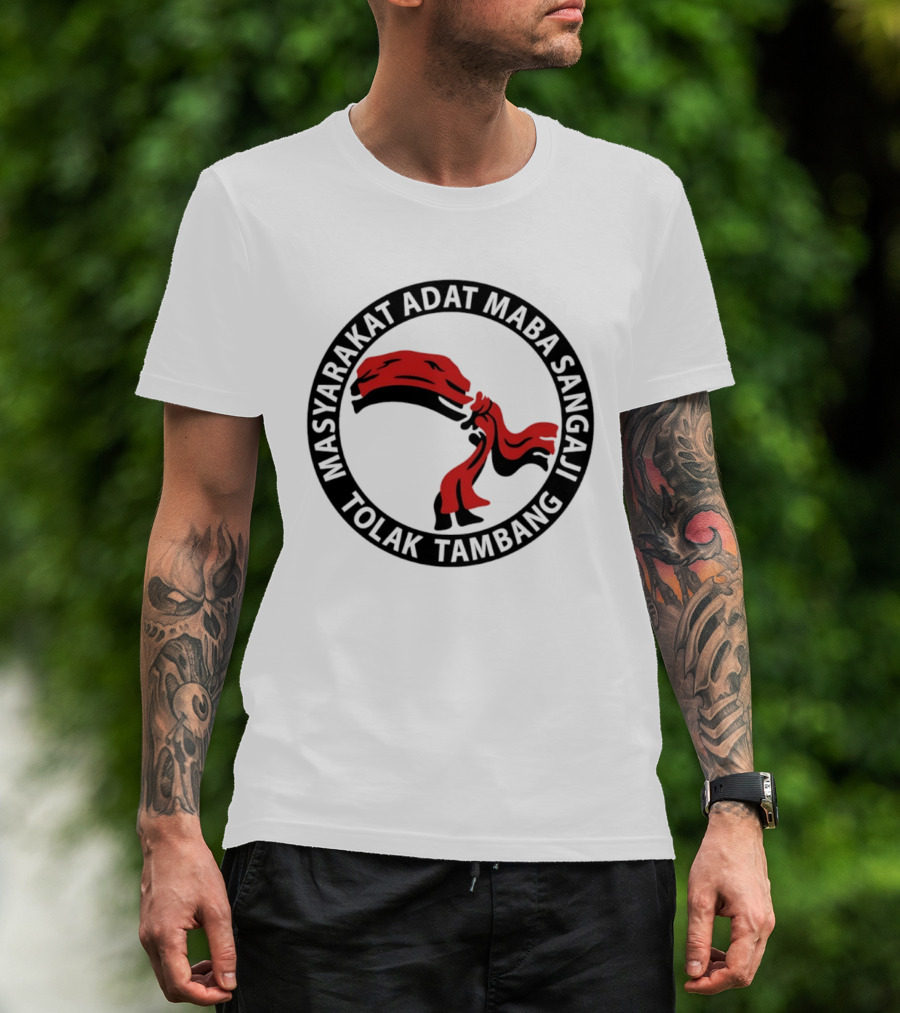 Masyarakat Adat Maba Sangaji Tolak Tambang Red Scarf T-Shirt