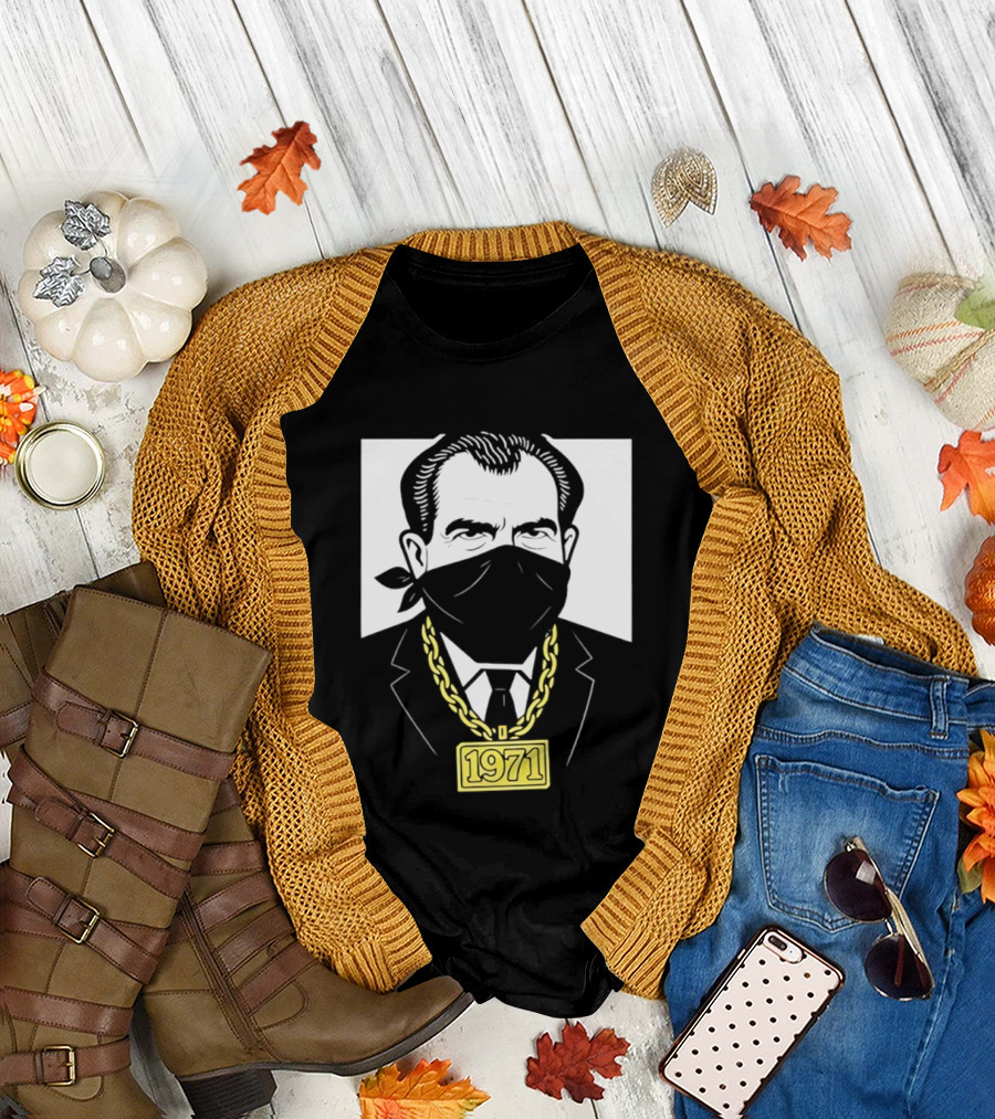 Richard Nixon 1971 Bandana Gold Chain T-Shirt