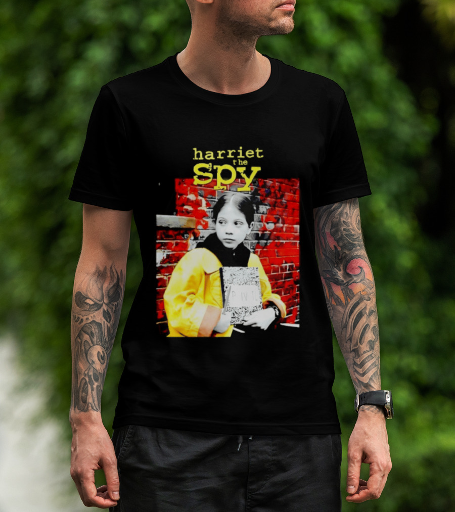 Harriet The Spy Michelle Trachtenberg Classic Yellow Raincoat Notepad T-Shirt