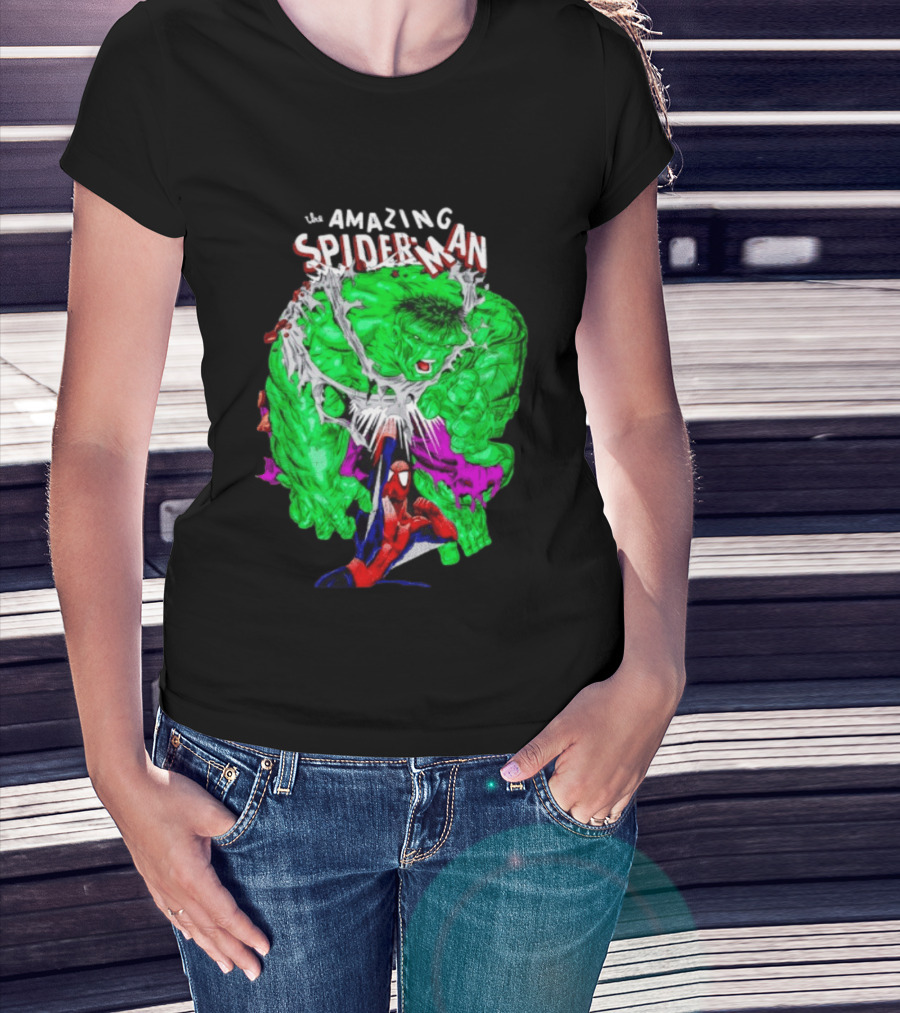 The Amazing Spider Man The Incredible Hulk Comic Style Showdown T-Shirt