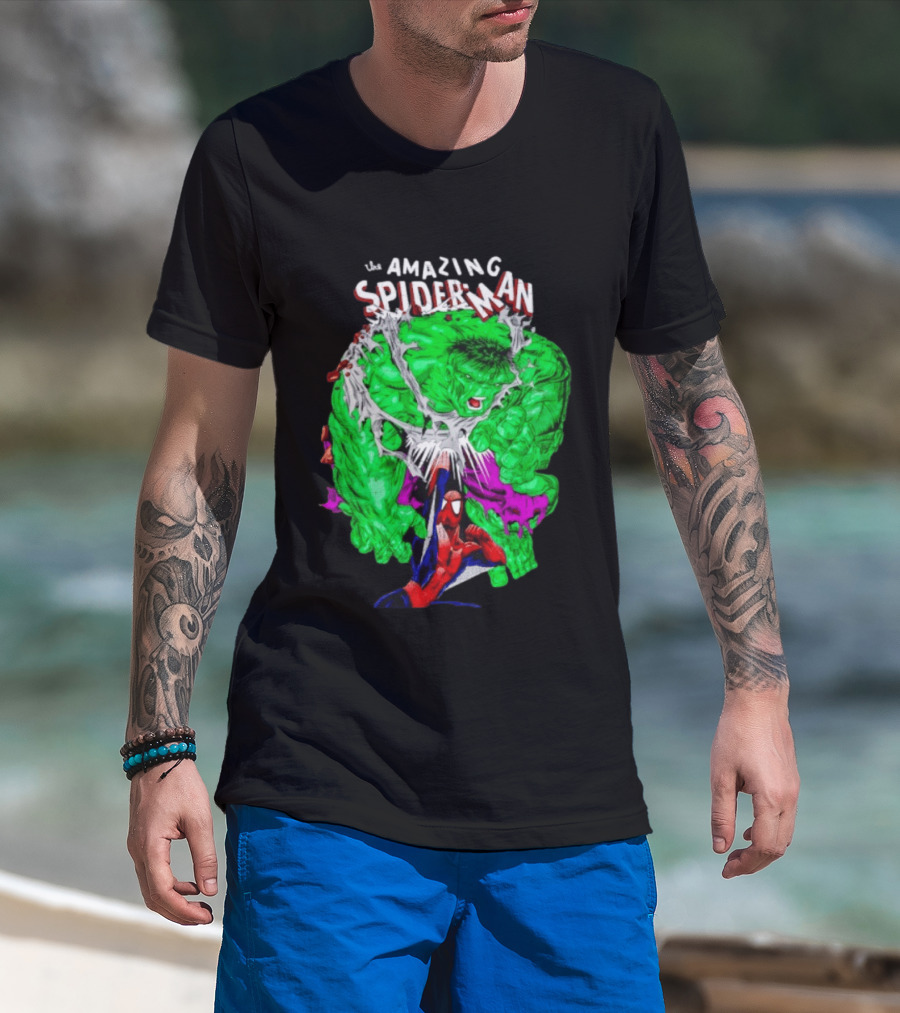 The Amazing Spider Man The Incredible Hulk Comic Style Showdown T-Shirt