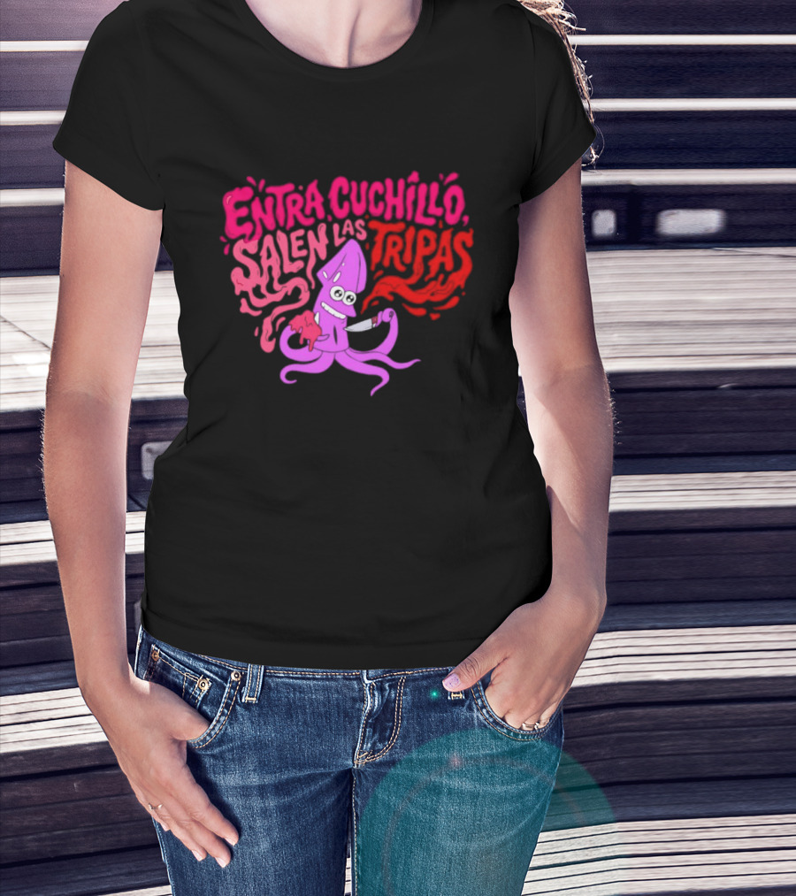 Entra Cuchillo Salen Las Tripas Squid Cartoon Knife Fun T-Shirt