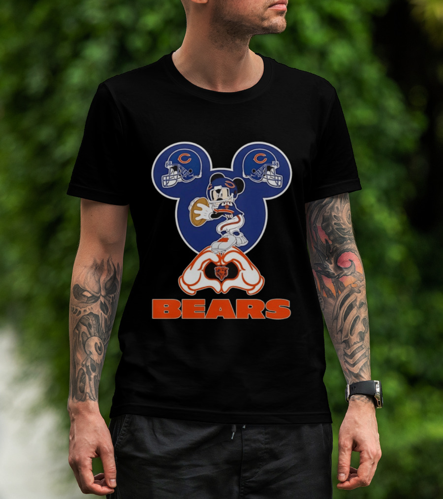 Mickey Mouse Chicago Bears Football Collaboration Bears T-Shirt