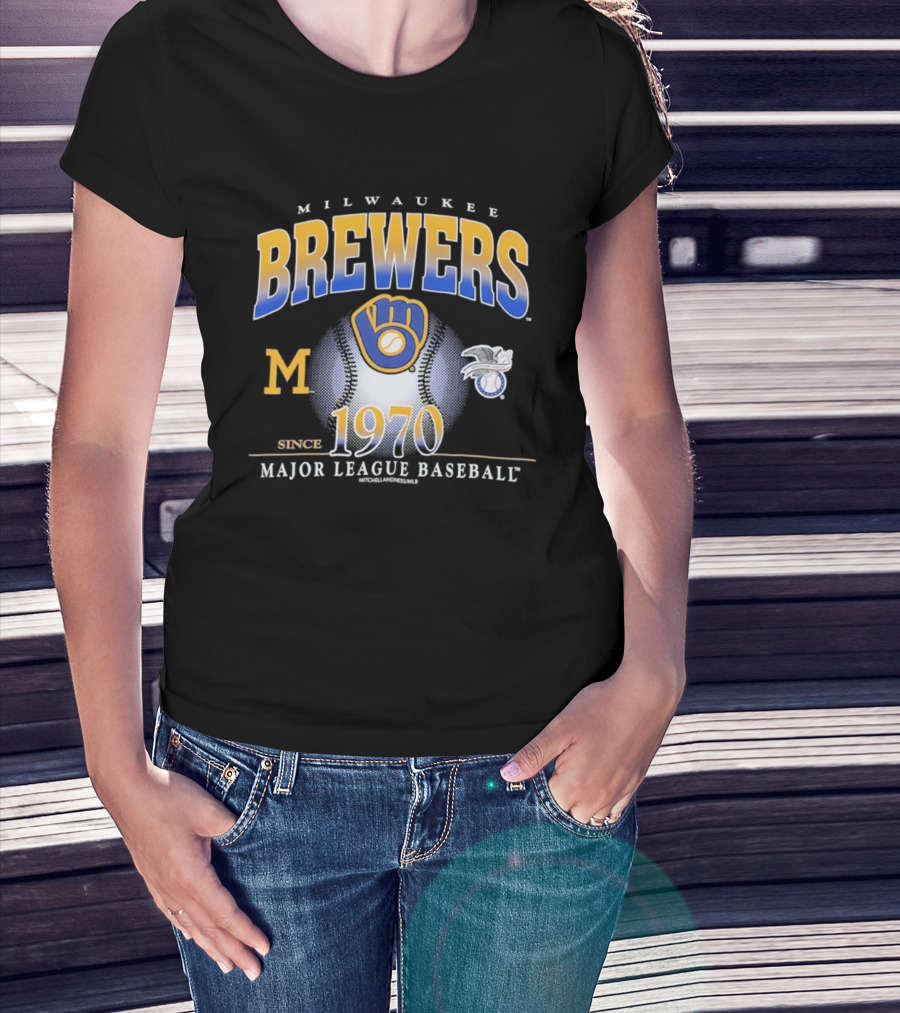 Milwaukee Brewers 1970 Major League Baseball M T-Shirt