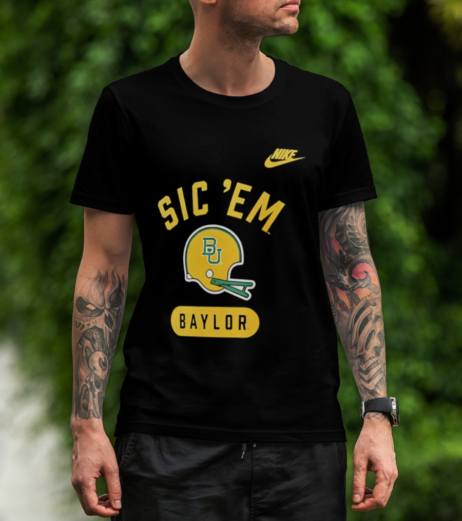 Nike Sic 'Em Baylor Football Helmet BU T-Shirt