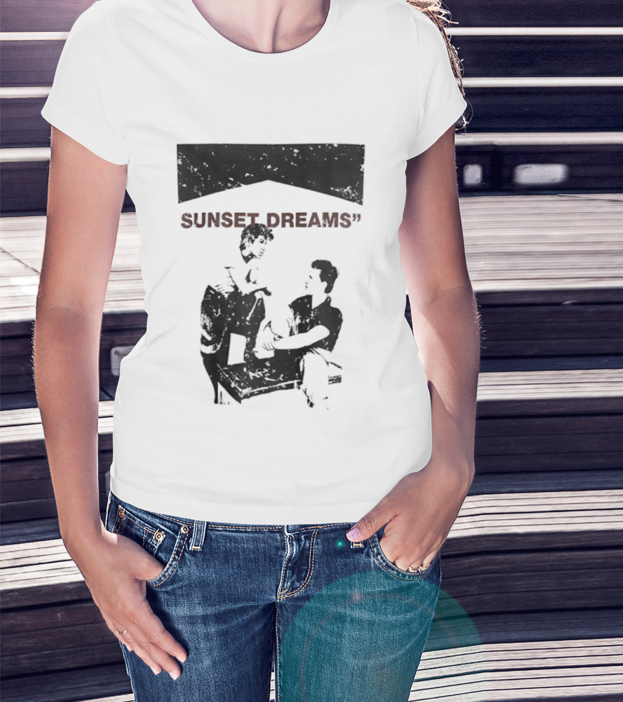 SUNSET DREAMS Streetwear T-Shirt