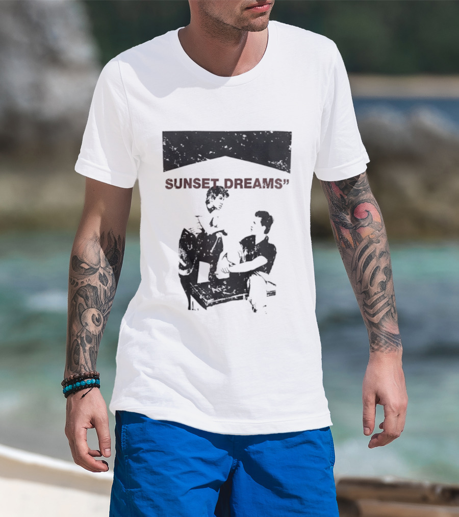 SUNSET DREAMS Streetwear T-Shirt