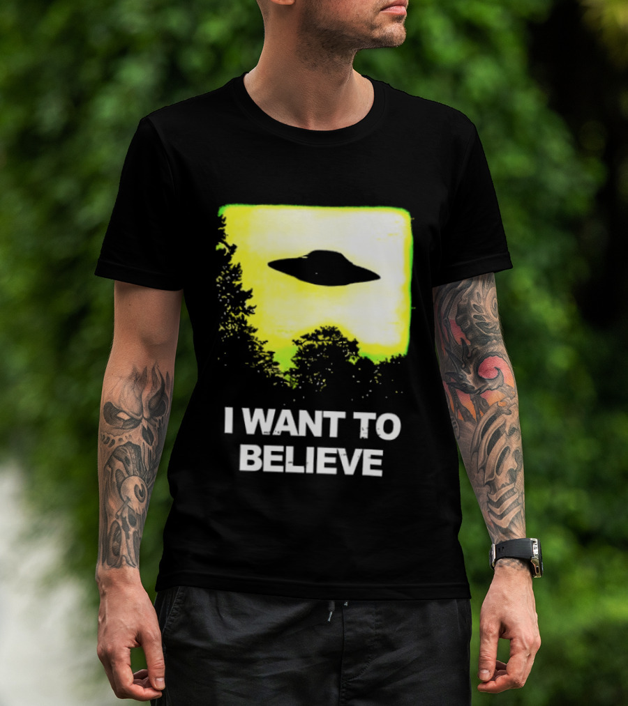 Alien I Want To Believe UFO Silhouette Paranormal Activity The Truth Is Out There T-Shirt