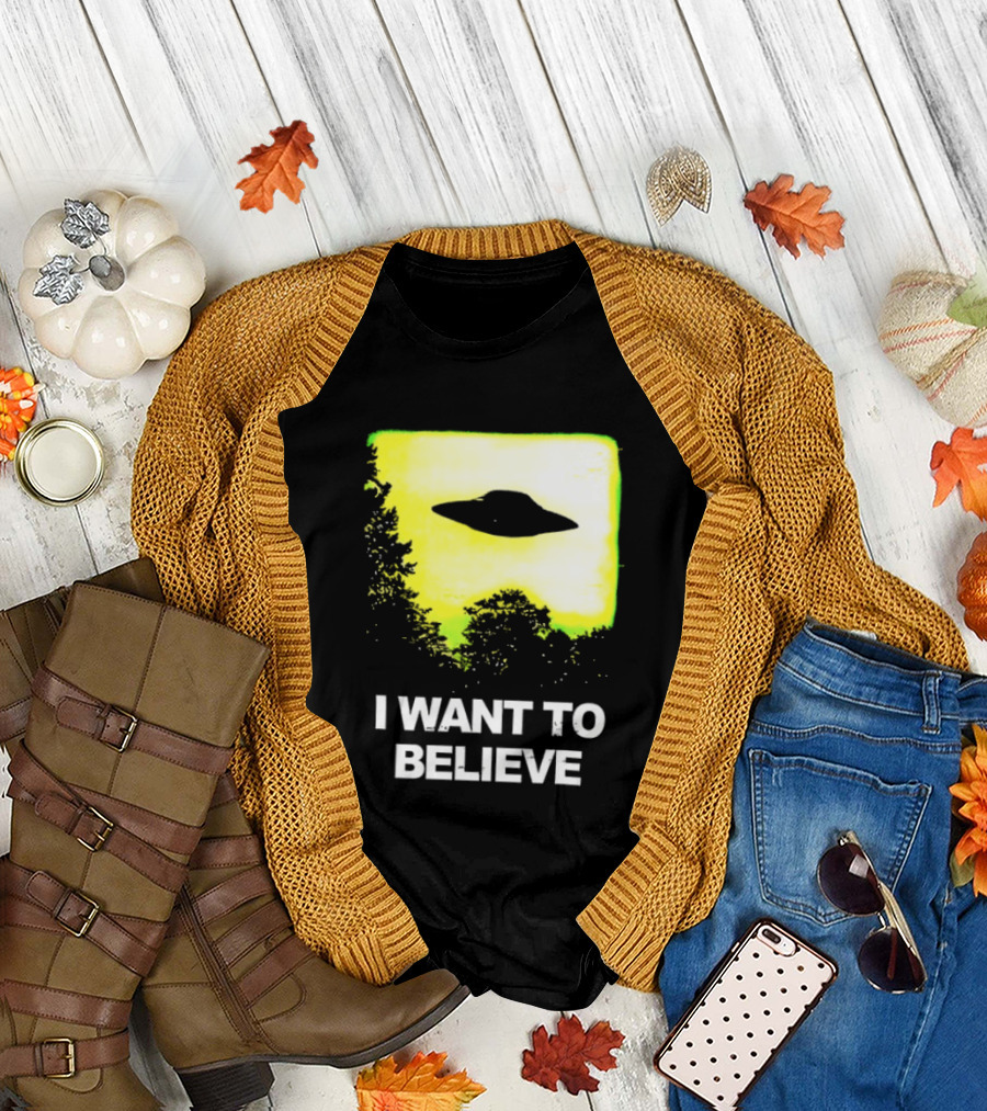 Alien I Want To Believe UFO Silhouette Paranormal Activity The Truth Is Out There T-Shirt