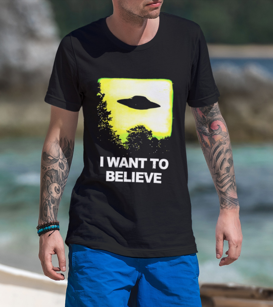 Alien I Want To Believe UFO Silhouette Paranormal Activity The Truth Is Out There T-Shirt
