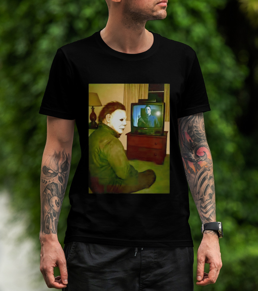 Michael Myers Ing Himself On TV Halloween Scene T-Shirt
