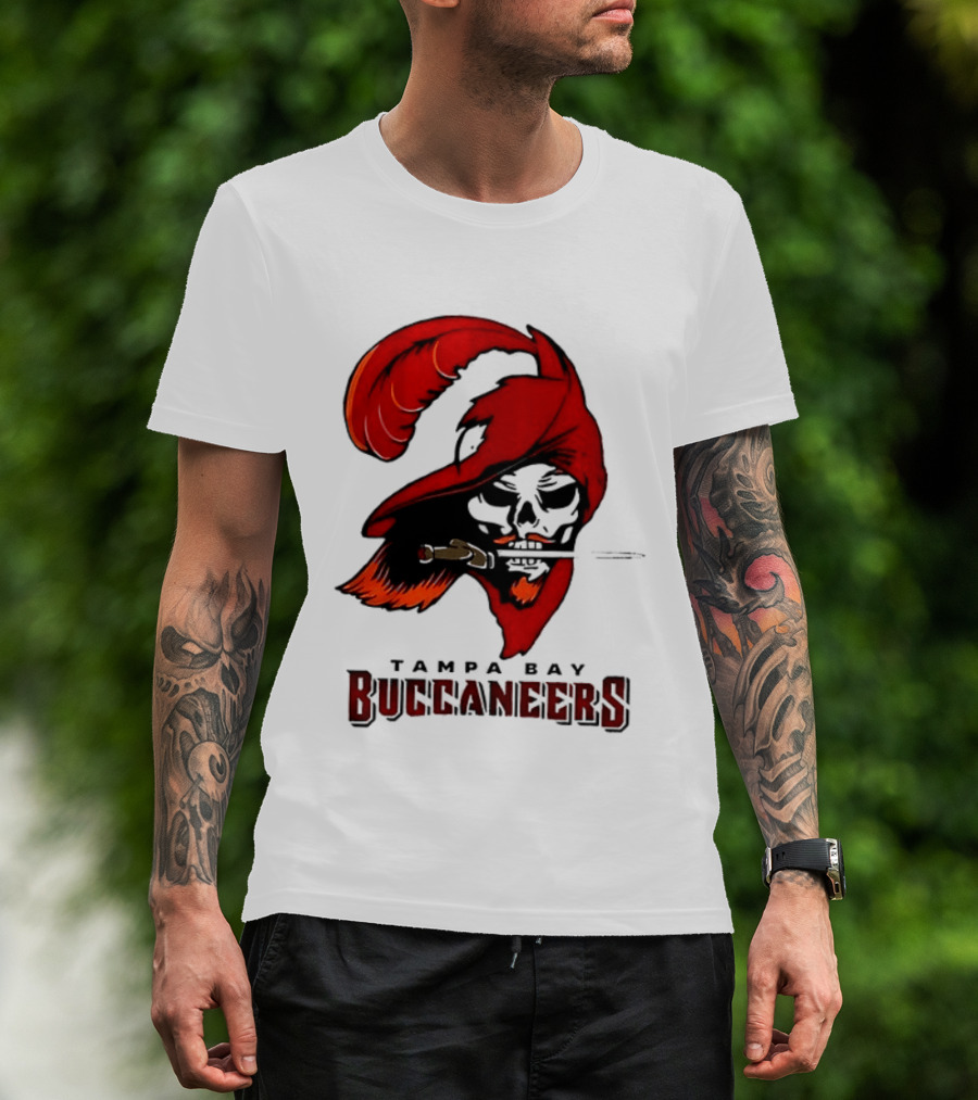 Rueben Bain Jr Tampa Bay Buccaneers 2026 Fire The Cannons Football Skeleton Pirate Flag T-Shirt