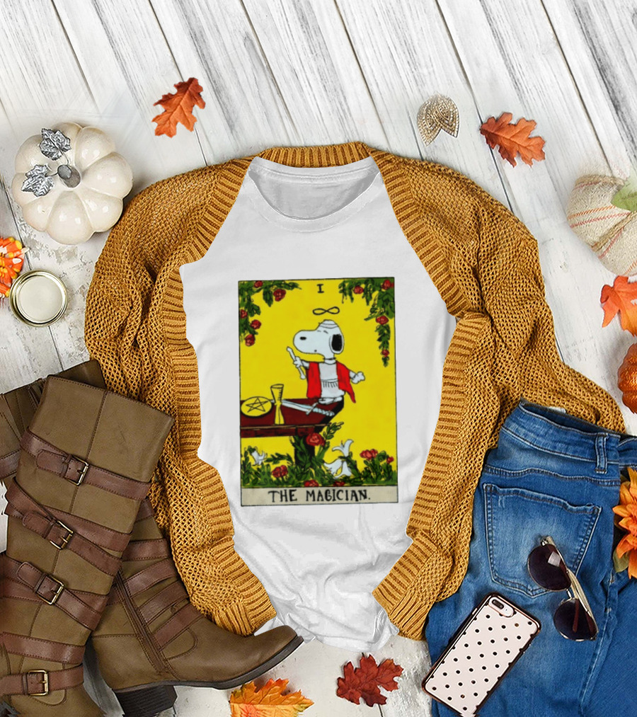 Snoopy Peanuts The Magician Tarot Card T-Shirt