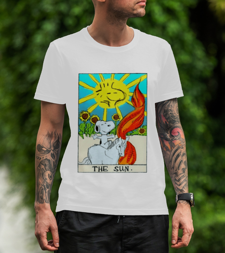 Snoopy The Sun Tarot Card Peanuts Charlie Brown Tarot T-Shirt