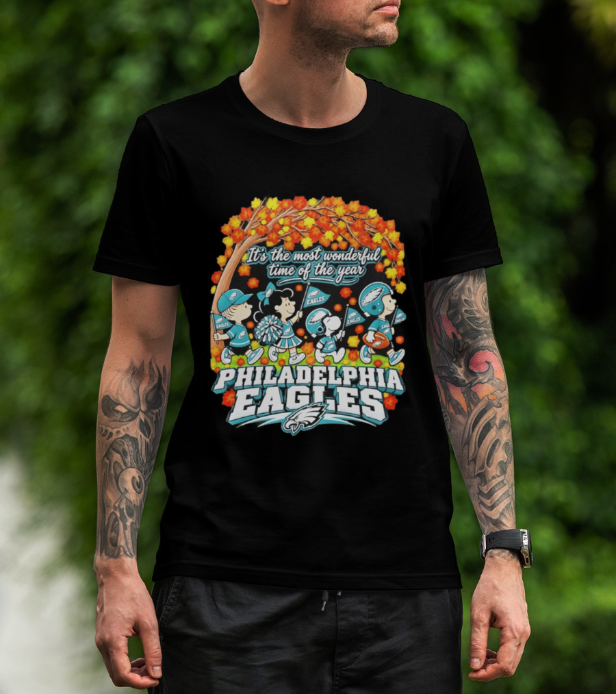 Philadelphia Eagles Peanuts Characters Autumn It's The Most Wonderful Time Of The Year T-Shirt