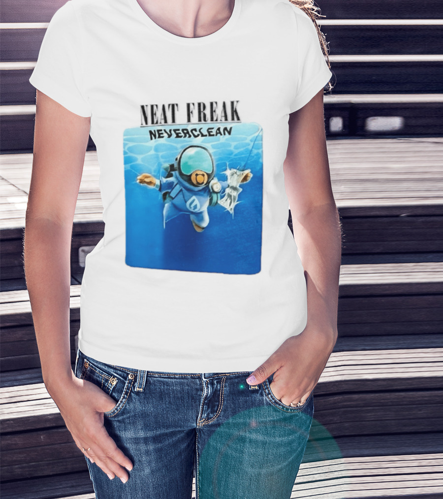 Neat Freak Neverclean Diver Catching Litter T-Shirt
