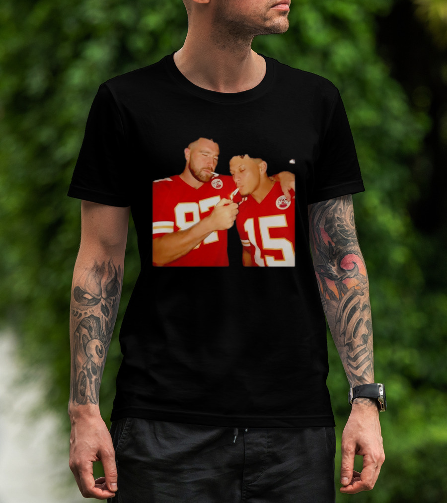Kansas City Chiefs Mahomes Kelce Smoking 87 15 T-Shirt