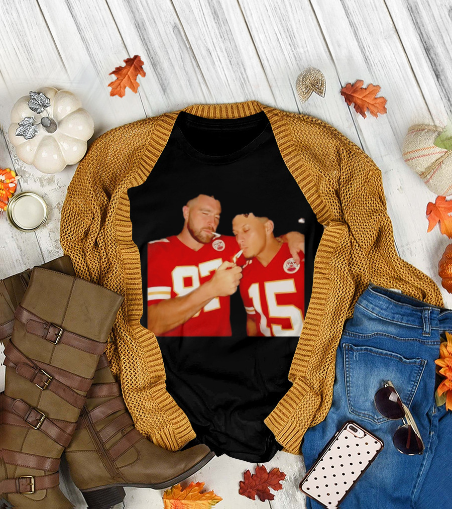 Kansas City Chiefs Mahomes Kelce Smoking 87 15 T-Shirt