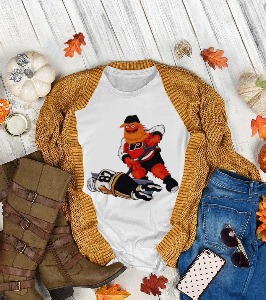 Philadelphia Flyers Gritty Shovelin' Cartoon With Hockey Rivalry Scene T-Shirt