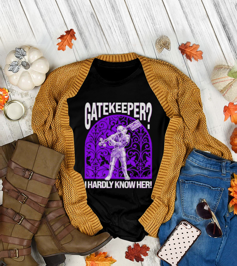 Gatekeeper I Hardly Know Her Knight In Armor Key Sword Purple T-Shirt