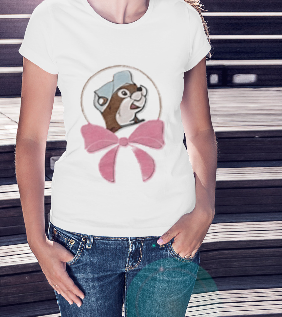 Buc Ee's Beaver With Pink Bow Icon In Circle T-Shirt